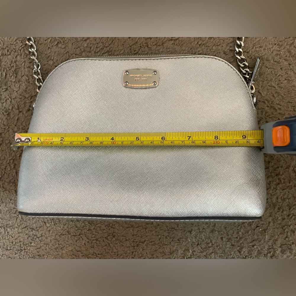 Authentic Michael Kors Pale Jet Set Silver Saffiano Leather Large Dome Crossbody - Picture 11 of 11